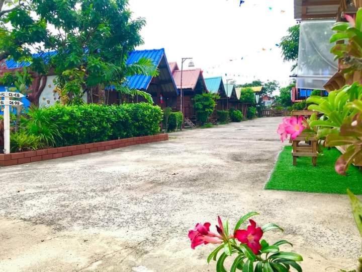 Talad Nam Klong Hae Resort Hat Yai Exterior foto