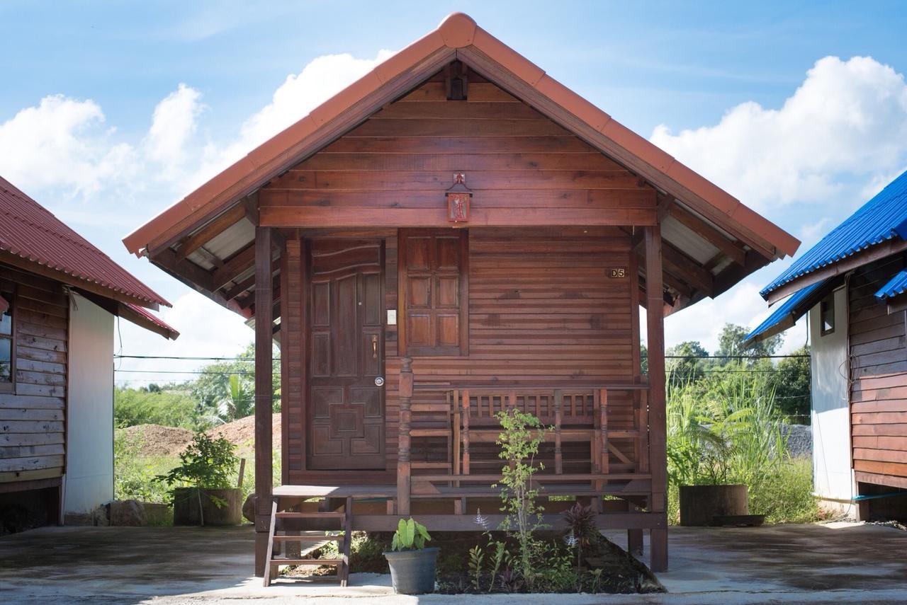 Talad Nam Klong Hae Resort Hat Yai Exterior foto